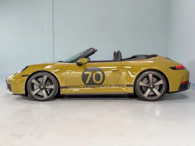 PORSCHE 992