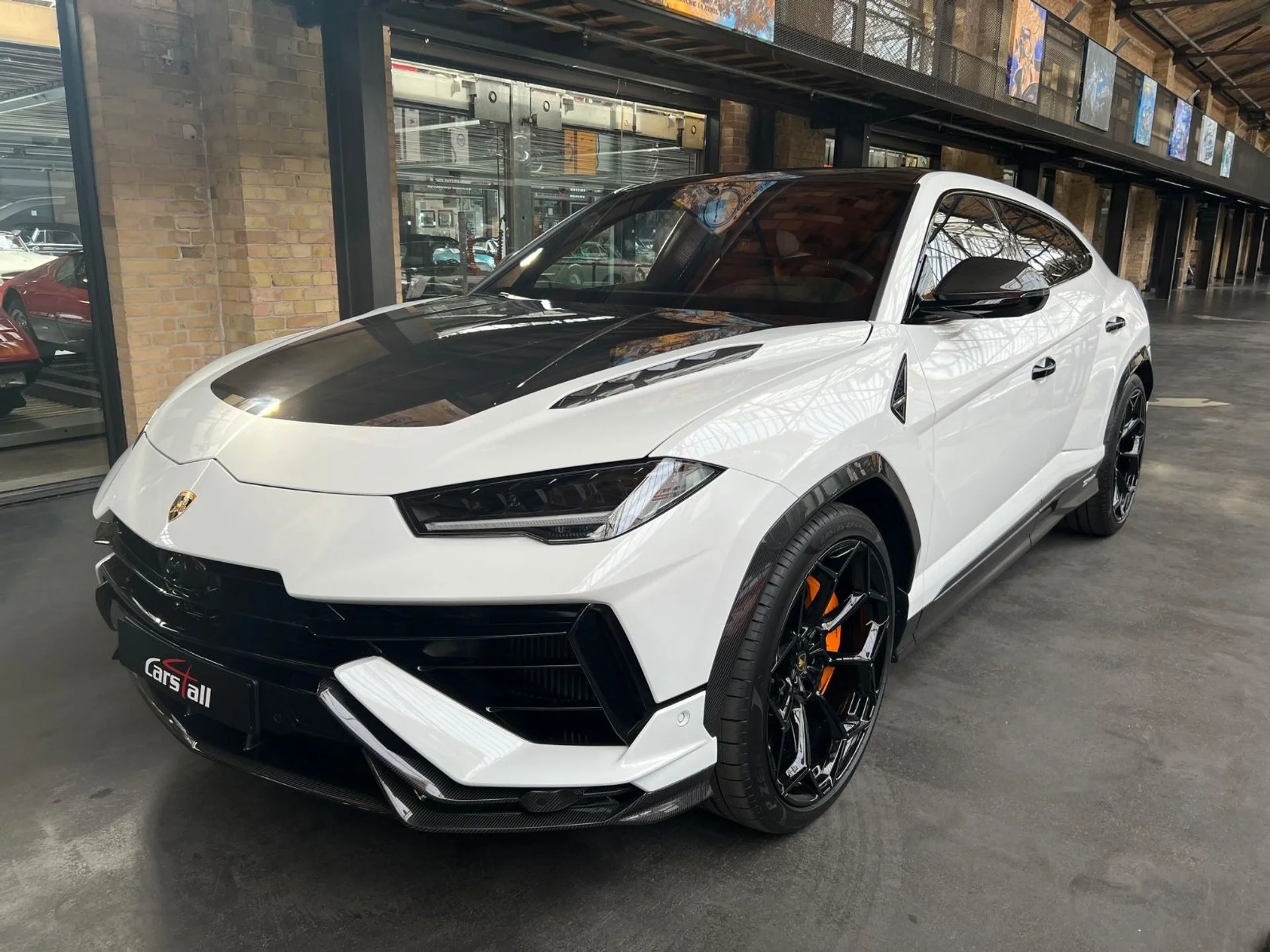 LAMBORGHINI Urus - Bild 1