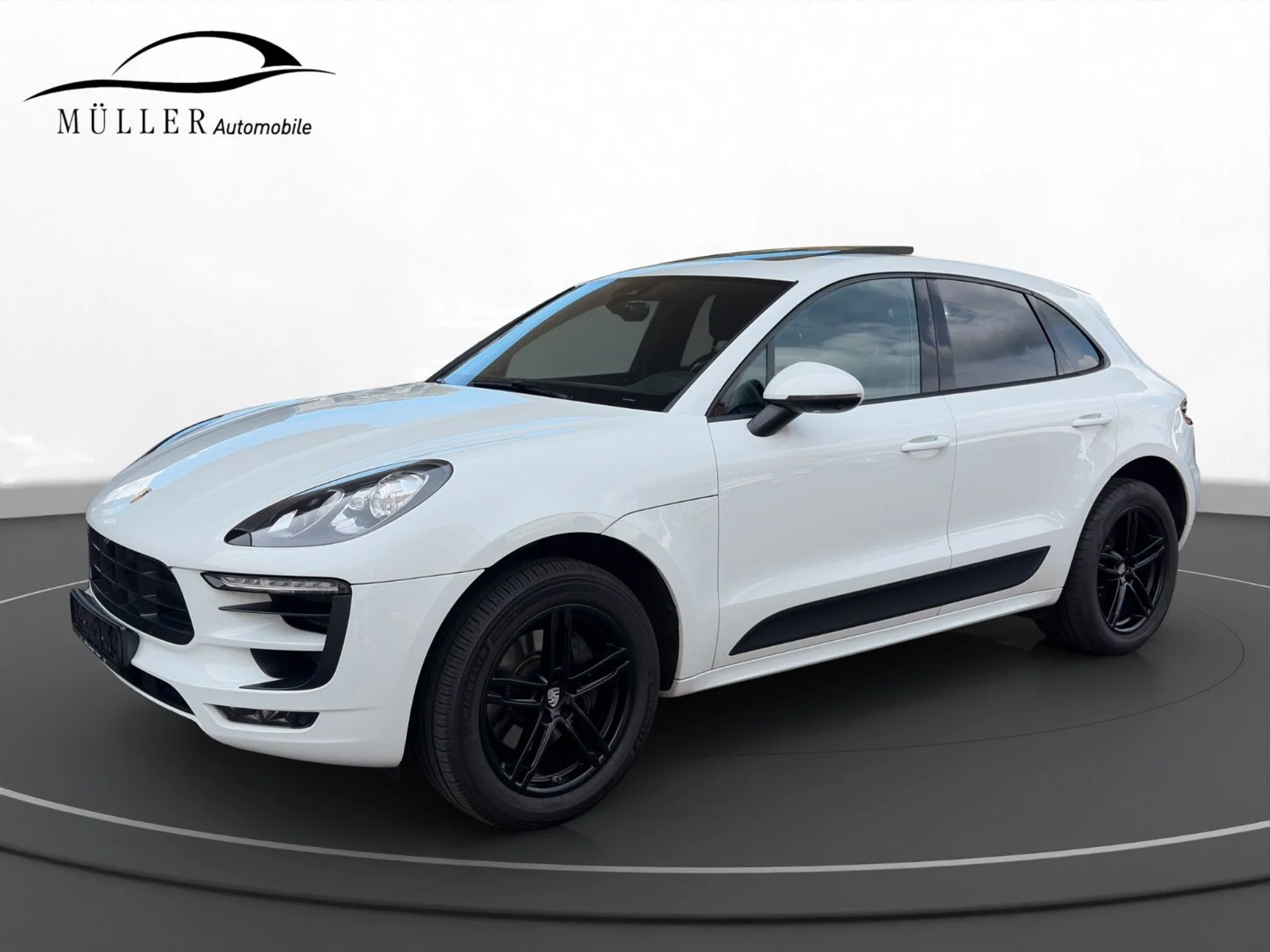 PORSCHE Macan - Bild 1