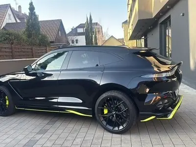 ASTON MARTIN DBX