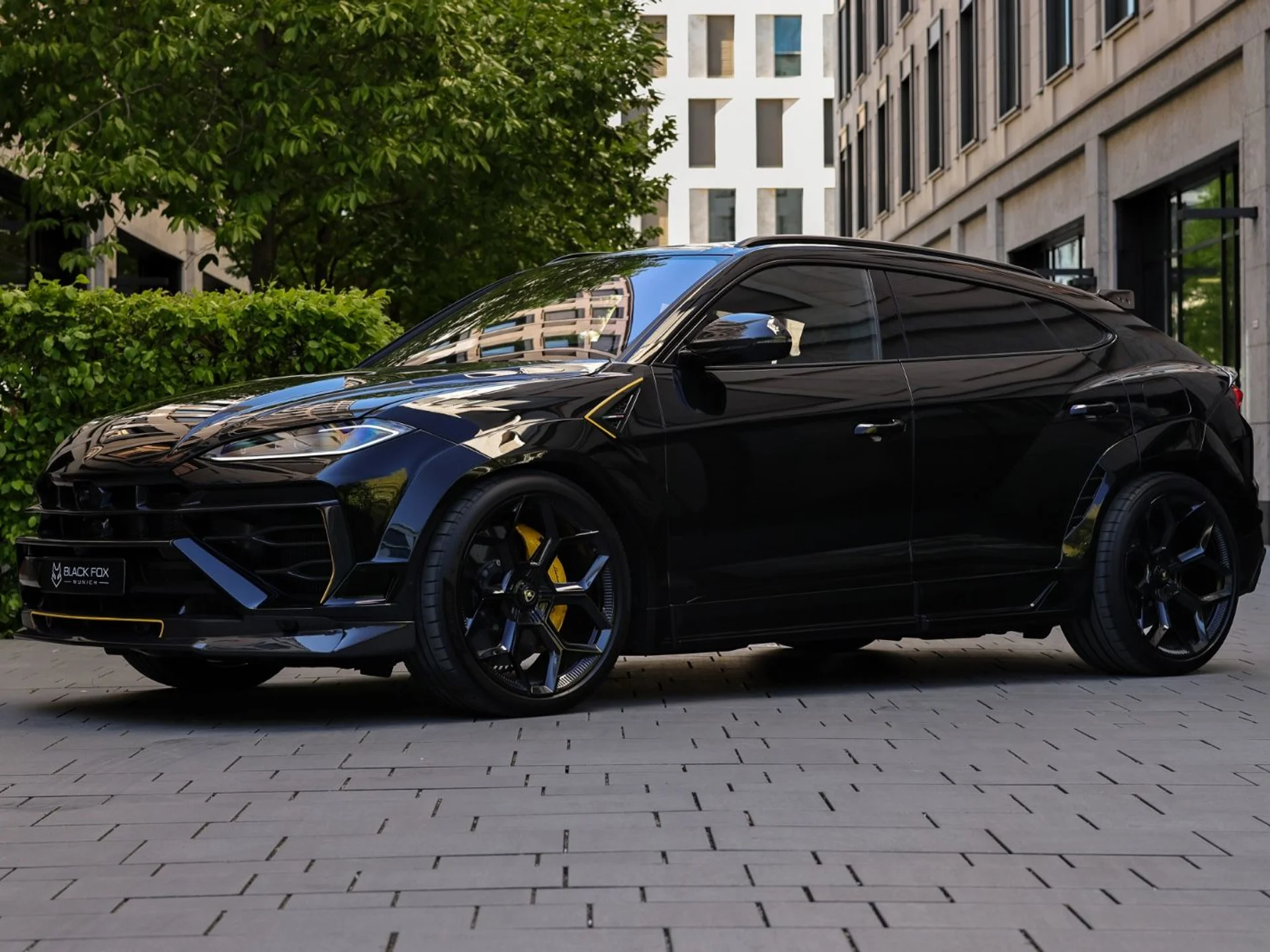LAMBORGHINI Urus - Bild 1