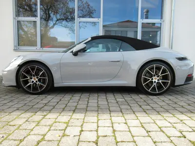 PORSCHE 992