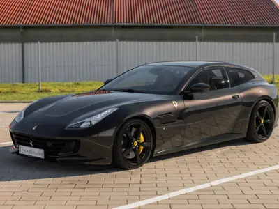 FERRARI GTC4Lusso