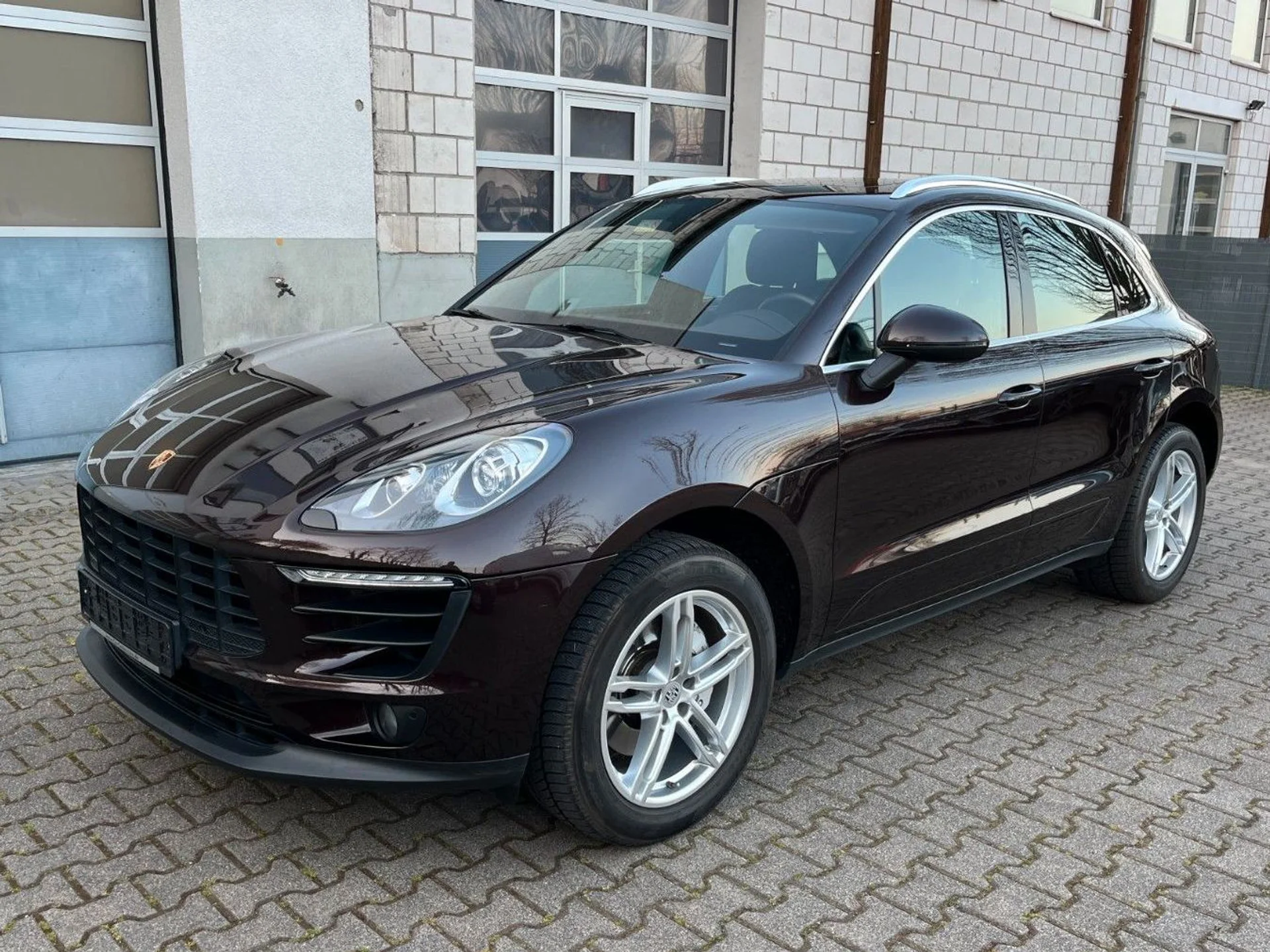 PORSCHE Macan - Bild 1