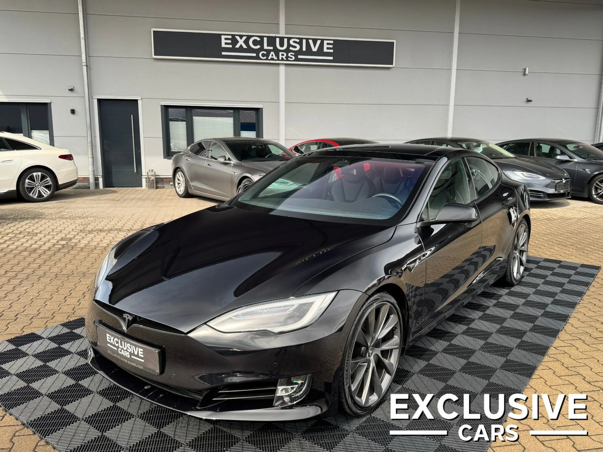 TESLA Model S - Bild 1