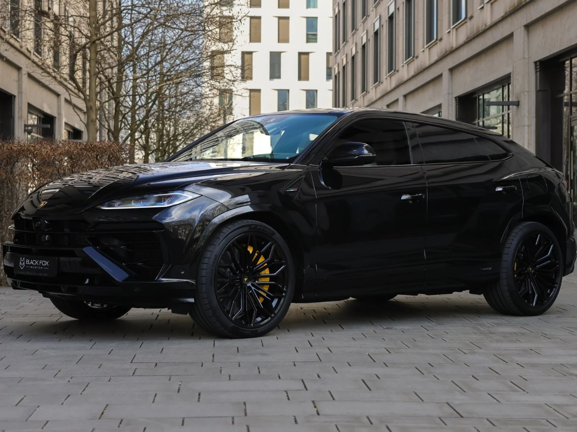 LAMBORGHINI Urus - Bild 1