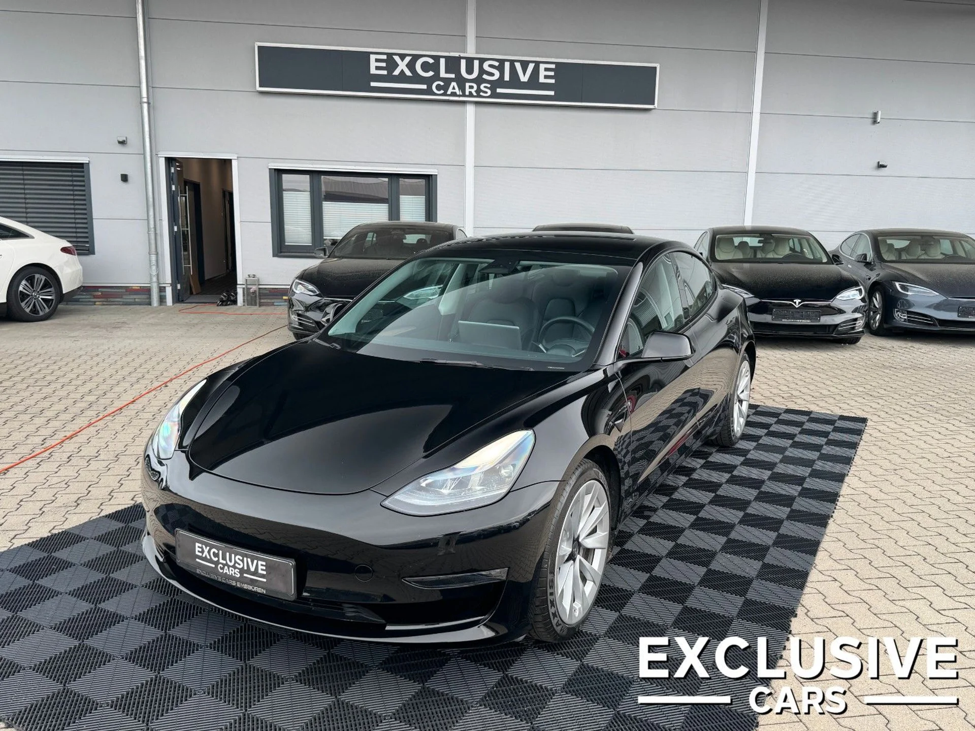 TESLA Model 3