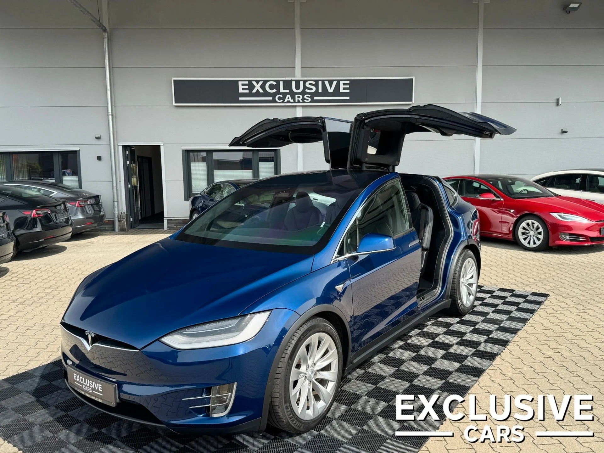 TESLA Model X - Bild 1