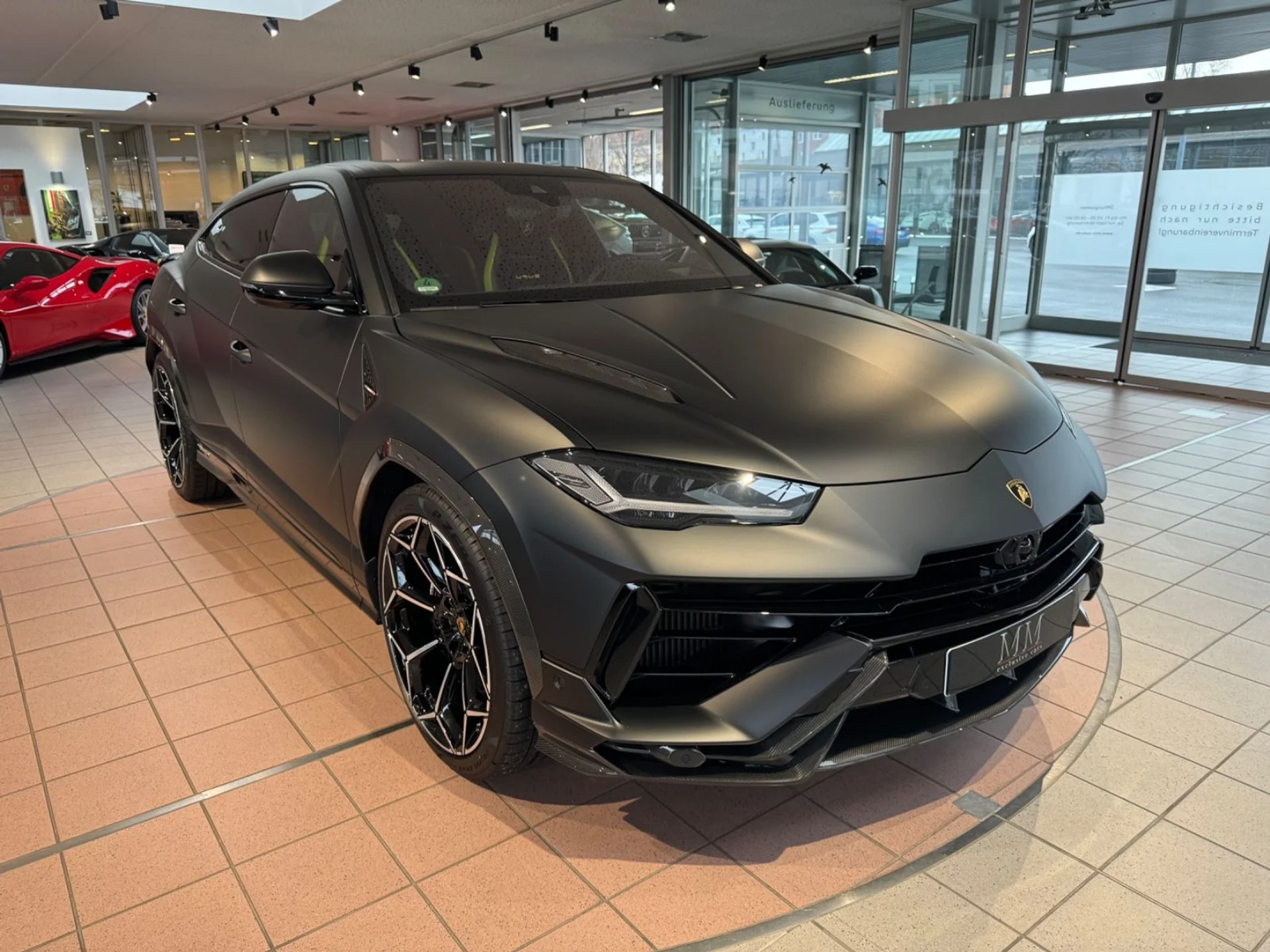 LAMBORGHINI Urus - Bild 1