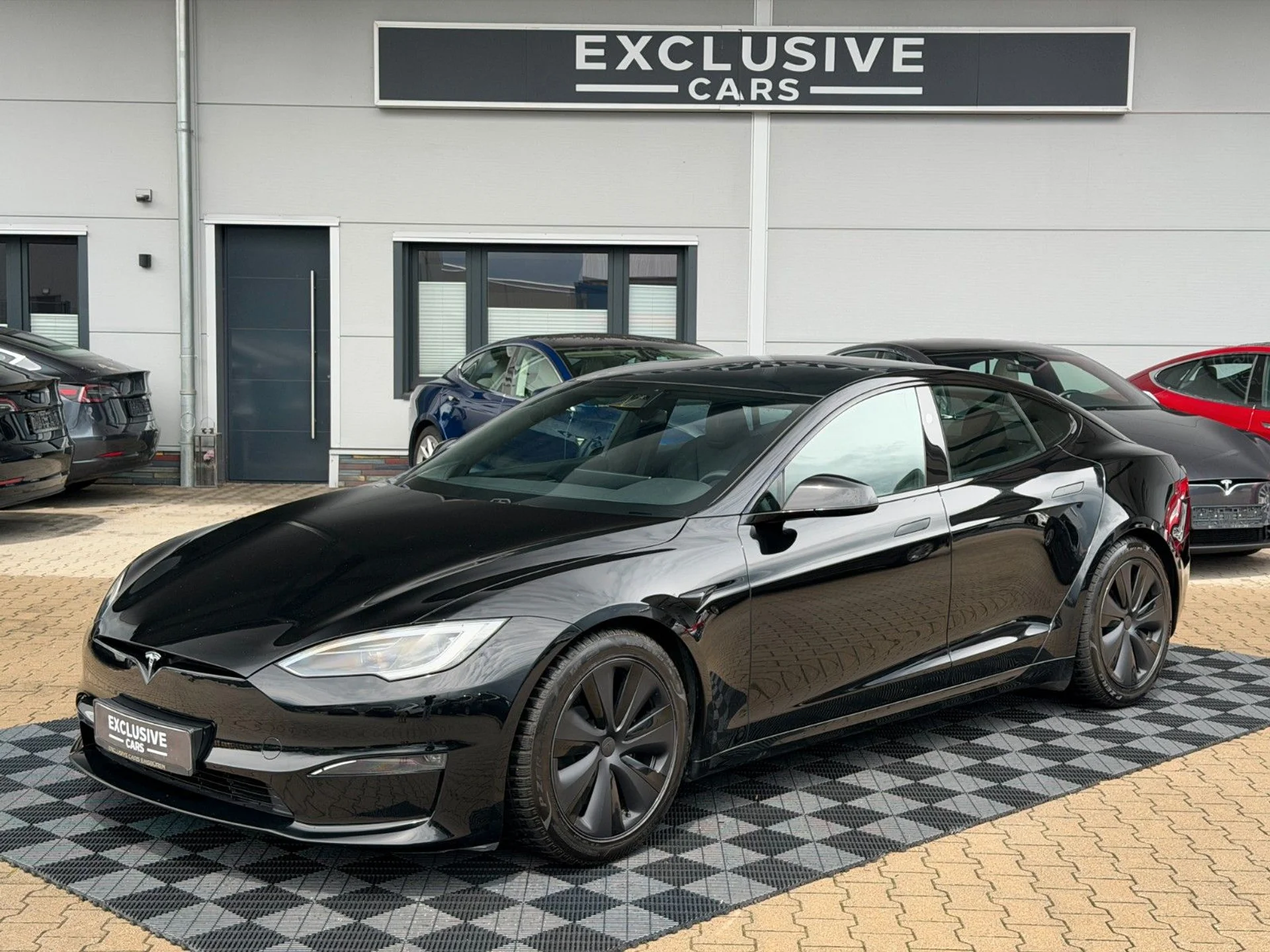 TESLA Model S - Bild 1