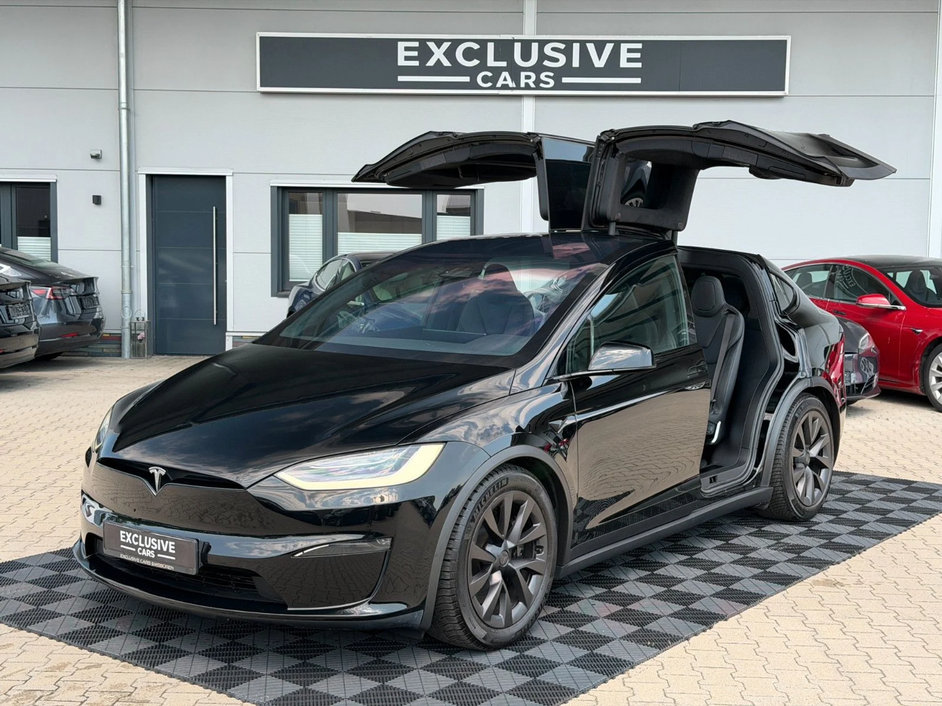 TESLA Model X - Bild 1