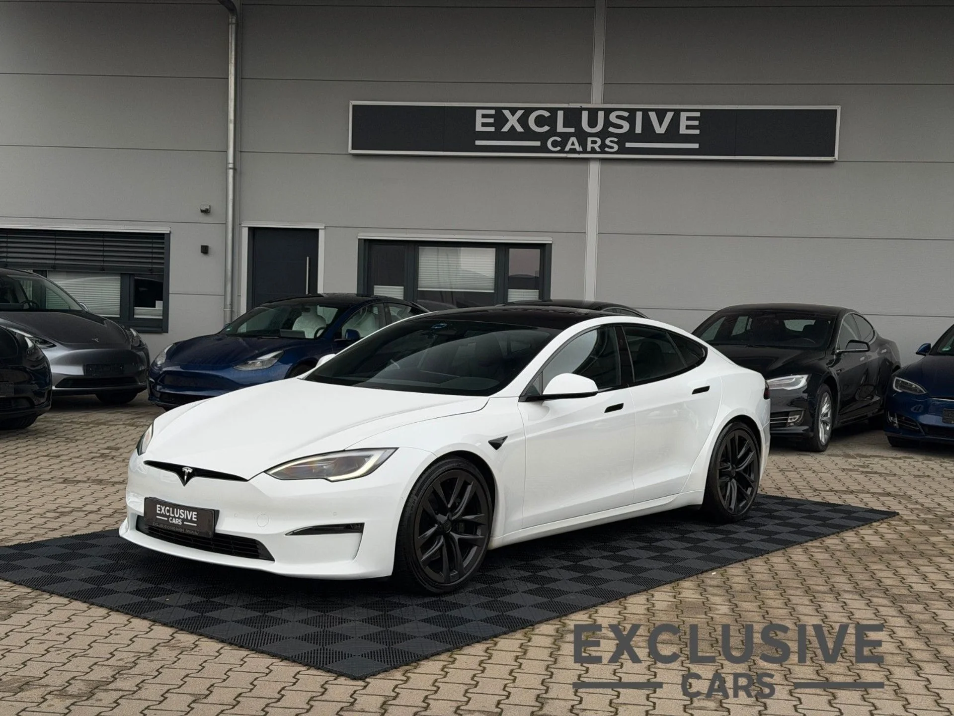 TESLA Model S - Bild 1