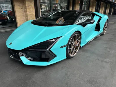 LAMBORGHINI Revuelto