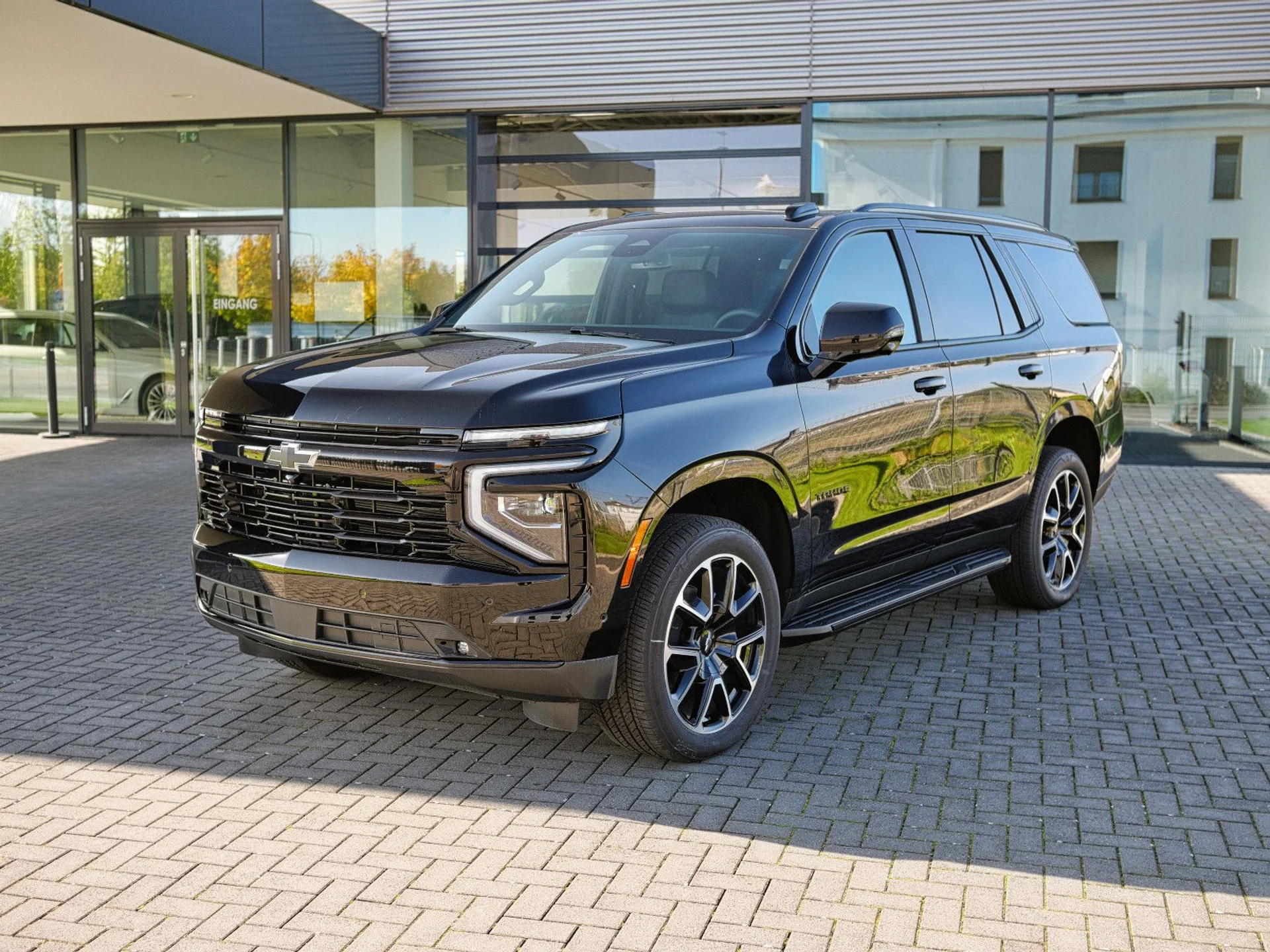 CHEVROLET Suburban - Bild 1