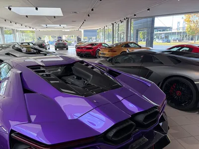 LAMBORGHINI Revuelto