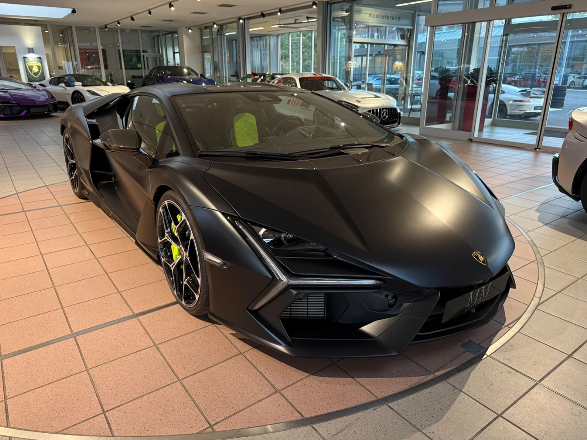 LAMBORGHINI Revuelto - Bild 1